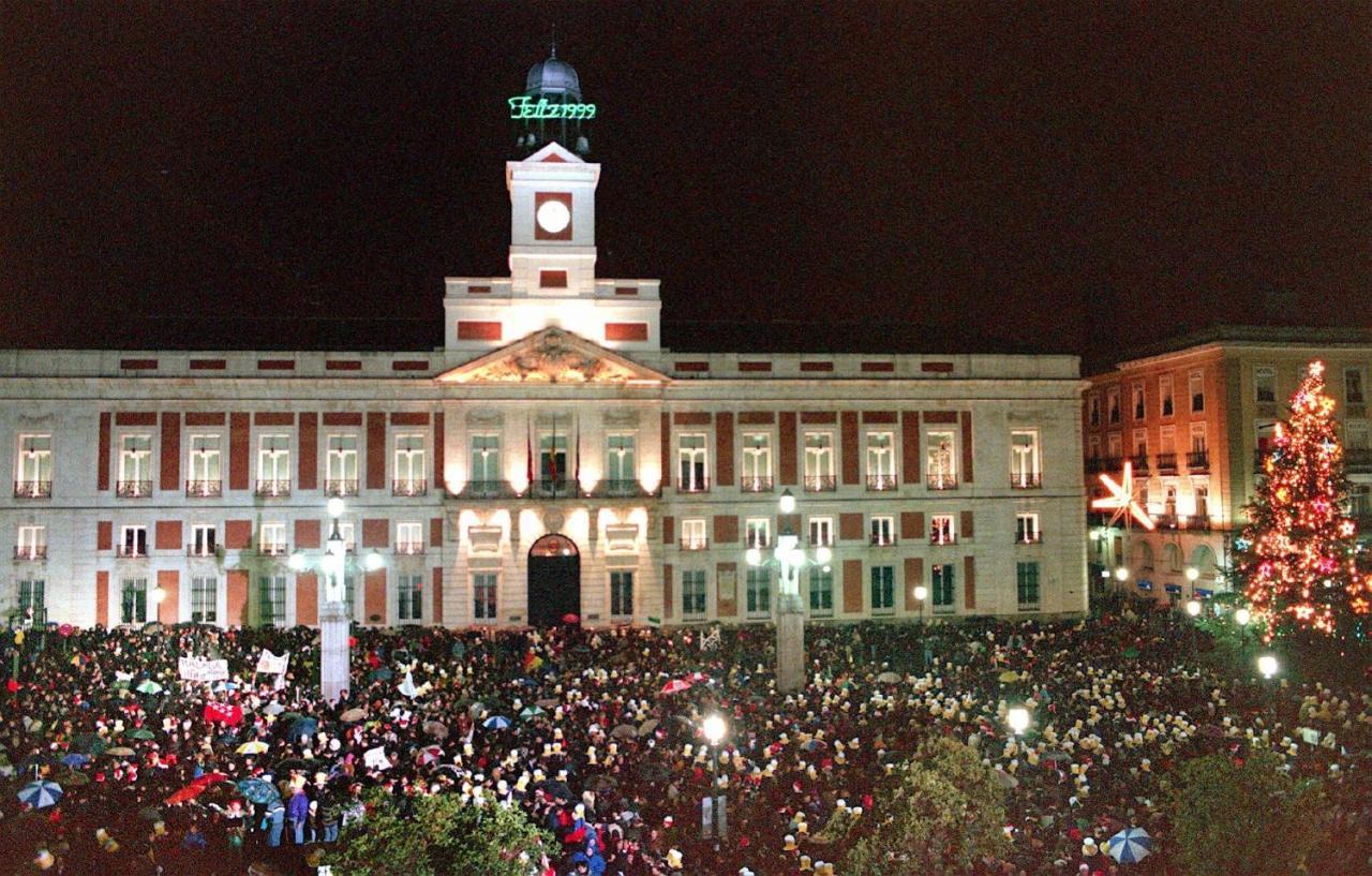 Apartamentos Felipe IV Plaza Mayor Madrid Esterno foto